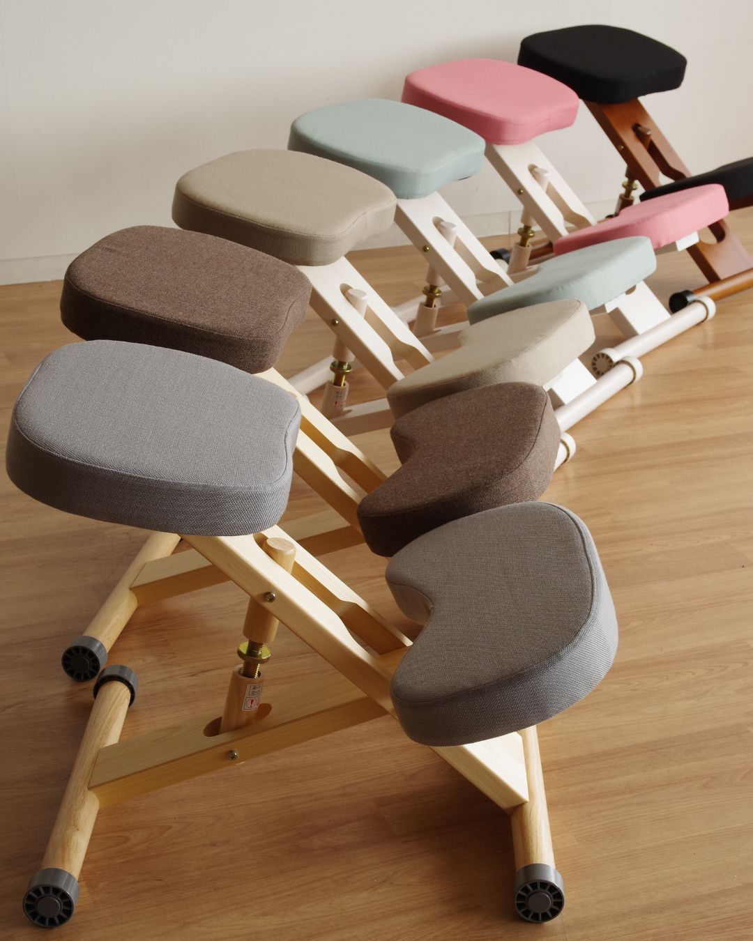 プロポーションチェア カバー付き 補助クッション 有/無 幅48.5 奥行61-68 高さ43-64cm CH-88W CN-8C 宮武製作所