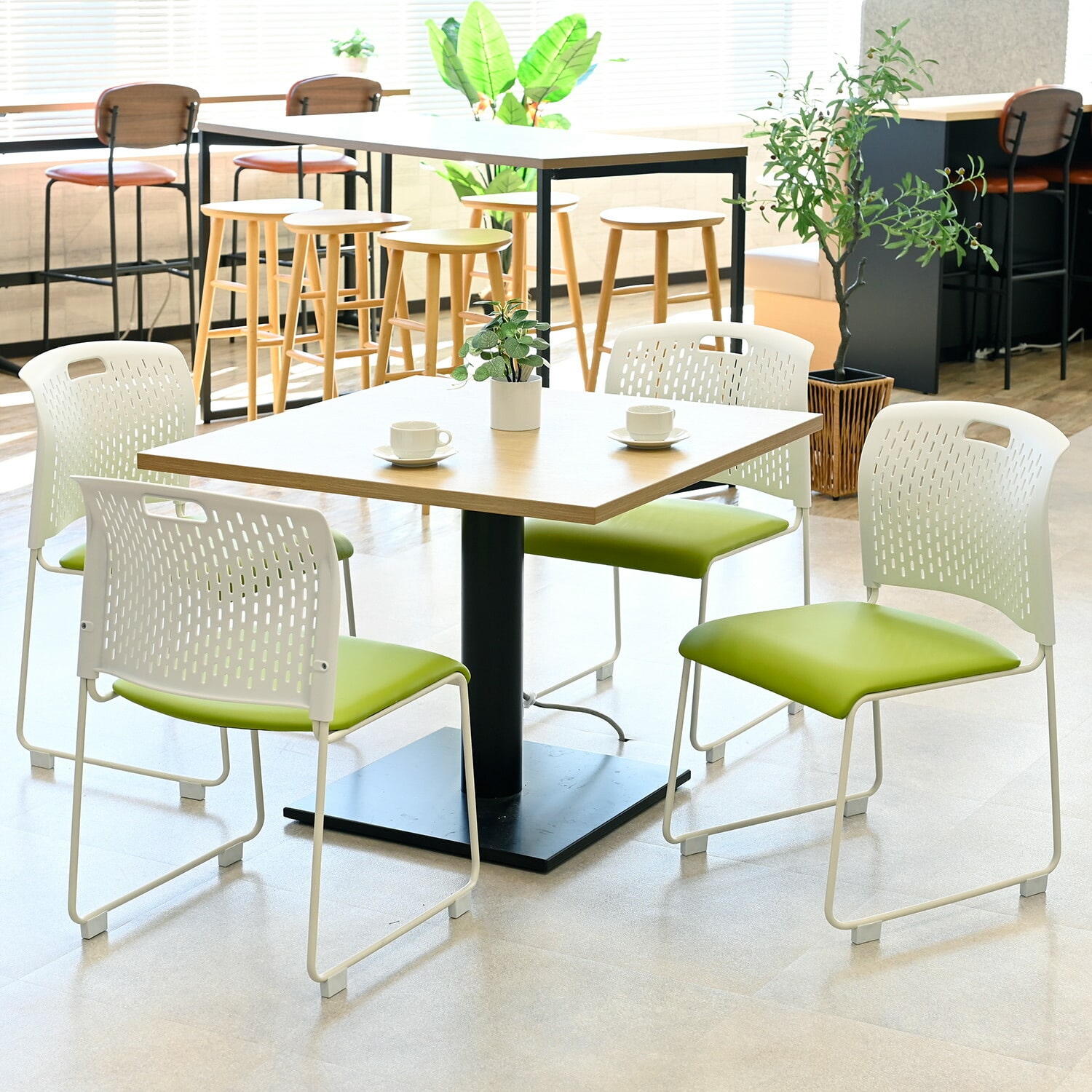 ミーティングチェア 4脚セット スタッキング 完成品 取っ手付き CKSC-55 山善 YAMAZEN