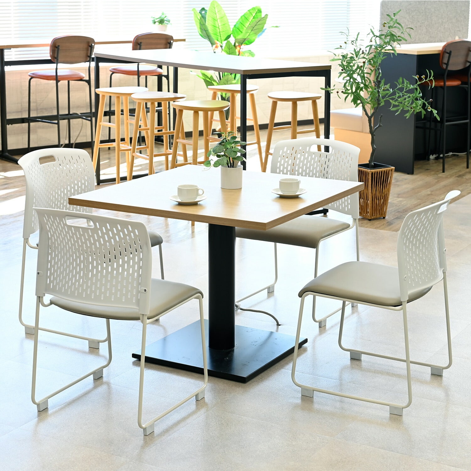 ミーティングチェア 4脚セット スタッキング 完成品 取っ手付き CKSC-55 山善 YAMAZEN