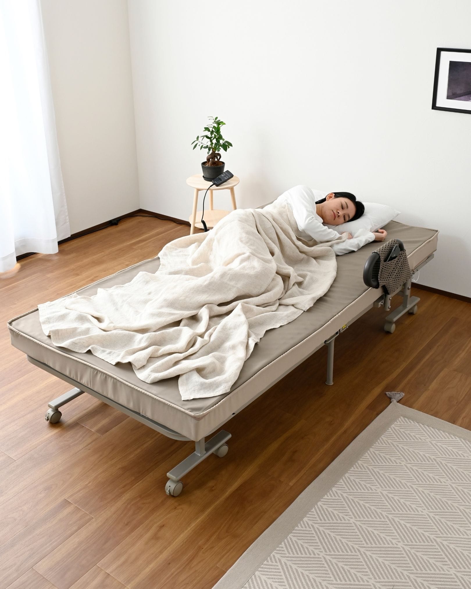 電動リクライニングベッド 折りたたみ 手すり付き マットレス一体型 本体完成品 幅104 奥行195 高さ46cm モーター1年保証 山善 YAMAZEN